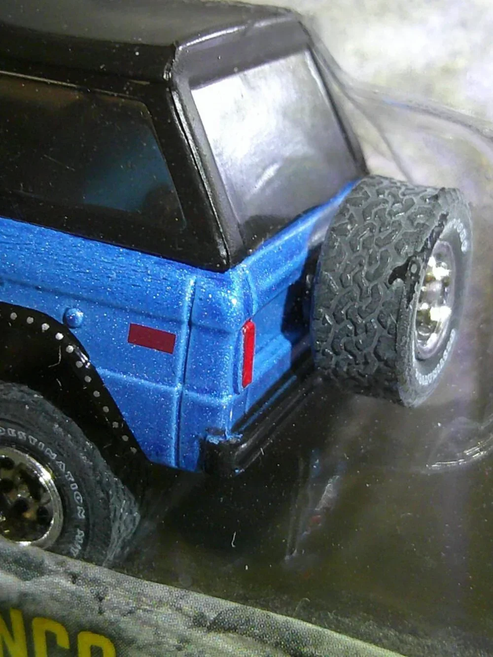 1:64 Greenlight All-Terrain Series 2 Blue 1975 Ford Bronco New in Package Mint
